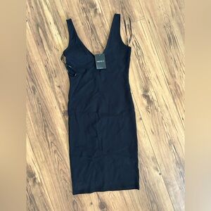 Forever21 Black V-neck bodycon dress, new with tags, size medium